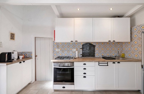 Sao Bras de Alportel House | Holiday Home 'Quinta Da Horta - The Bakehouse' with Wi-Fi and Air Conditioning