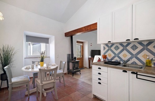 Sao Bras de Alportel House | Holiday Home 'The Lavender' with Wi-Fi
