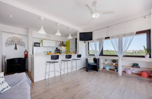 Torralta House | Holiday Home 'Alvor Beach - Only 50 Meters Away' with Sea View, Wi-Fi and Air Conditioning