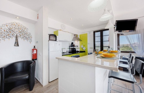 Torralta House | Holiday Home 'Alvor Beach - Only 50 Meters Away' with Sea View, Wi-Fi and Air Conditioning