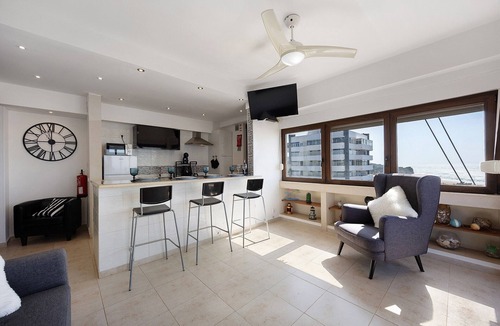 Alvor Apartment | Holiday Home 'Alvor Magnificent Beach View' with Sea View, Balcony and Wi-Fi