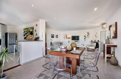 Apra House | Holiday Home “Beautiful Algarve Villa” with Private Heated Pool