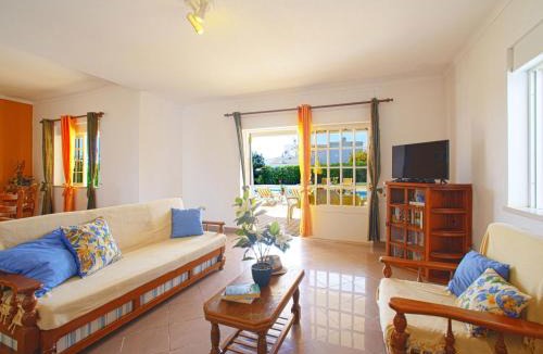 Cerca Velha House | Holiday Home Da Bela Vista by Interhome