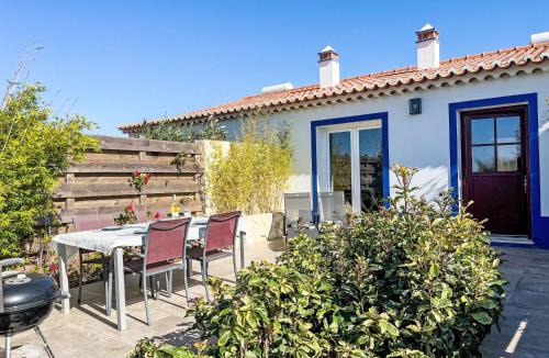 Cabeco de Aguia House | Holiday Home Haus Bamboo in Odeceixe mit ruhiger Terrasse by Interhome