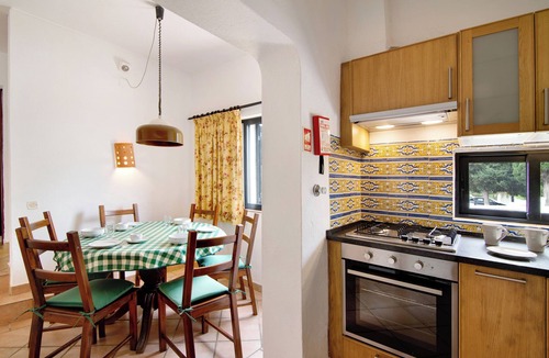 Santa Luzia House | Holiday Home 'Pedras Del Rei Ll' with Shared Pool, Wi-Fi and Air Conditioning