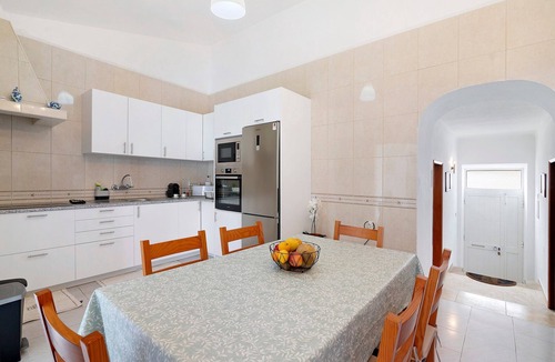 Pera House | Holiday Home Pina with Private Terrace, Garden and Wi-Fi