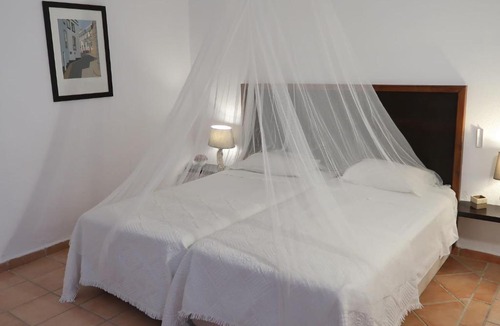 Moncarapacho e Fuseta House | Holiday Home Quinta da Murteira - FUZ107 by Interhome