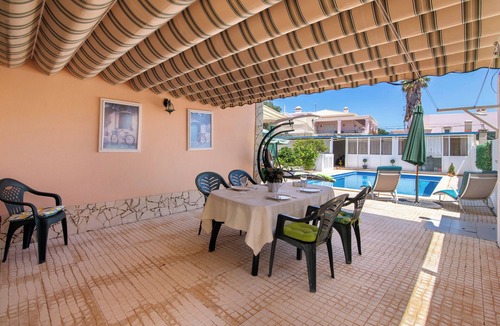 Barrocal House | Holiday Home 'Vila Isabel' with Private Pool, Wi-Fi and Air Conditioning