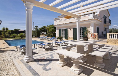Mosqueira House | Holiday Home Villa Monte Velho with Sea View, Pool, Garden & Wi-Fi