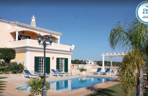 Mosqueira House | Holiday Home Villa Monte Velho with Sea View, Pool, Garden & Wi-Fi