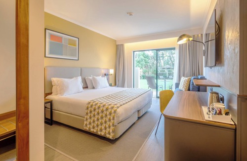 Correeira Hotel | Holiday Inn Algarve Albufeira by IHG