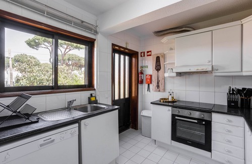 Quarteira Villa | Home Out Vila do Lince - 8 Bedrooms, Heated Pool & Gym