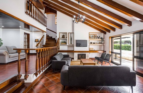 Quarteira Villa | Home Out Vila do Lince - 8 Bedrooms, Heated Pool & Gym