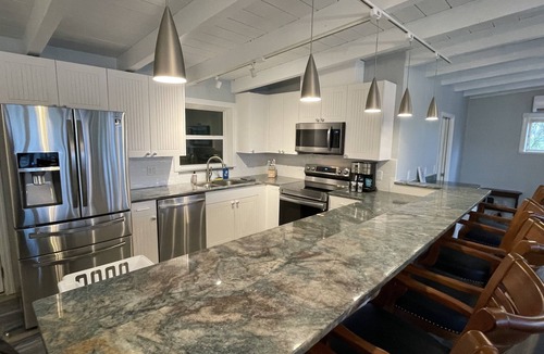 Homosassa House | Homosassa River Camp - Waterfront Retreat on the Main River