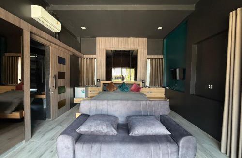 Lang Suan House | Huather villa & cafe หัวเท่อวิลล่า
