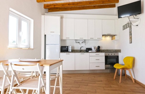 Alfarrobeira Apartment | I - 3 Bed Apartment in St. Johns Countryside Getaway