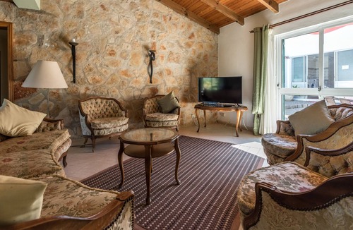 Faro Villa | Idyllic villa in the country house style