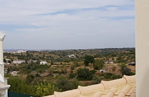 Ferragudo Villa | Impressive Villa in Ferragudo, with Private Pool, Air Con, Garden & Fibre WiFi.