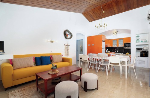 Areias de Sao Joao Villa | 🔥Is Oura Calling You?🔥4BD Sleeps 12 Jacuzzi Pool PingPong 5min Strip 10' beach