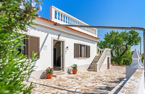 Monte Raposo Villa | Isolated country house with pool 5 km from the beach