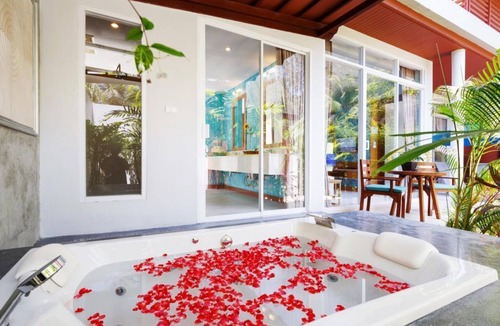 Khao Lak Villa | Jacuzzi Villa in Khao Lak with a romantic outdoor Jacuzzi JV#7