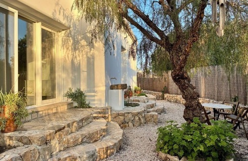 Moncarapacho e Fuseta Cottage | Joyous 2B Algarve Cottage w. Natural Pool & Gardens