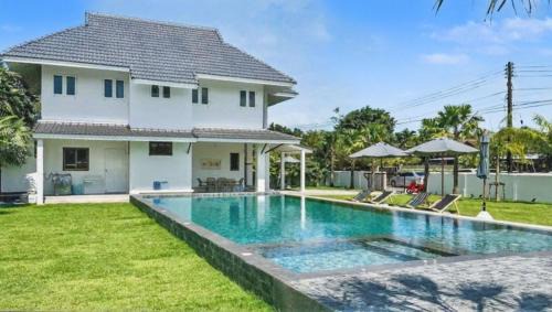 Khuekkhak Villa | Khaolak 16 meters-Pool Villa with 3 bedrooms 3 bathrooms-Kokotel Montana Hotel