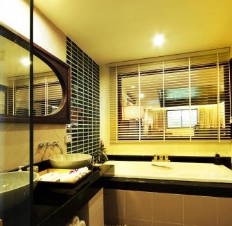 Khuk Khak Beach Resort | Khaolak Orchid Beach Resort - SHA Extra Plus
