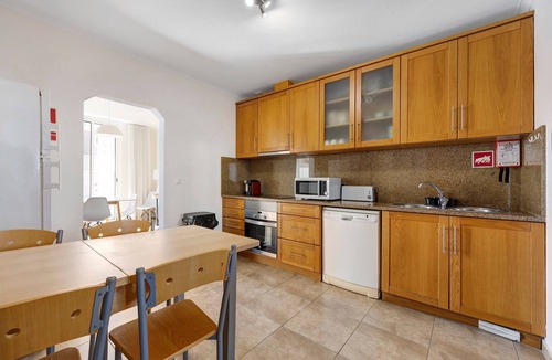 Porto de Mos House | Lagos Beach Pool Villa Holiday Home with Private Pool, Wi-Fi and Air Conditioning