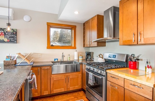 Malletts Bay Condo | Lakeshore Vermont LLC