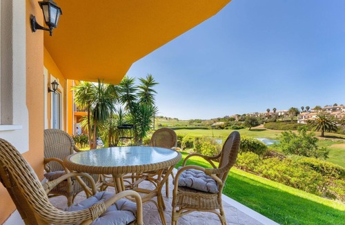 Atalaia Apartment | Lakeview Paradise by LovelyStay