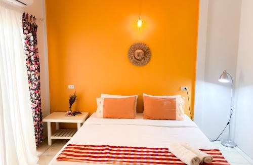 Khuekkhak Bed & Breakfast | Les Fleurs House