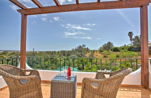 Monte Raposo Villa | Lovely 4 Bedroom South Facing Villa With Heated Swimming Pool