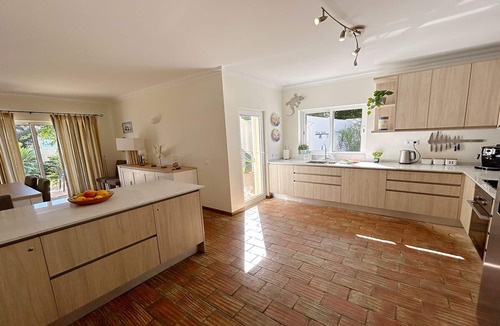 Albardeira House | Lovely 4 Bedroom Villa w/Private Pool, Close to Beach & Golf course, Wifi, A/C