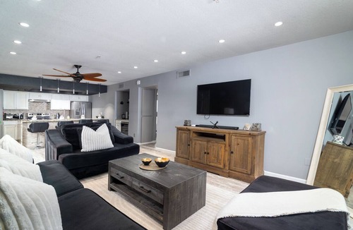 South Scottsdale Condo | Lux Scottsdale - Luxury Remodel (Walk to Old-Town and Spring Training)