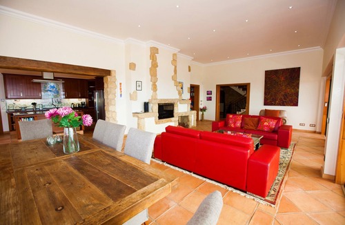Estombar Villa | Luxury Four Bedroom Villa With Pool and Panoramic Sea View.