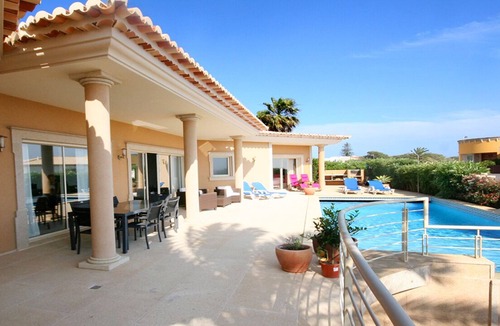 Porto de Mos Villa | Luxury Modern 4 Bedroom Villa with Private Pool, Sleeps 10, Wi-Fi, A/C, IPTV