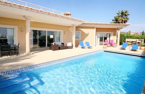 Porto de Mos Villa | Luxury Modern 4 Bedroom Villa with Private Pool, Sleeps 10, Wi-Fi, A/C, IPTV