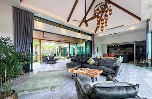 Bang Tao Villa | Luxury Pool Villa Jacuzzi Gym Cinema Laguna