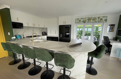Mairangi Bay Villa | Luxury Seaside Village Resort