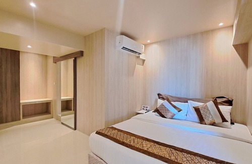 Patong Resort | Luxury Seaview Retreat near Beach & Bangla Road