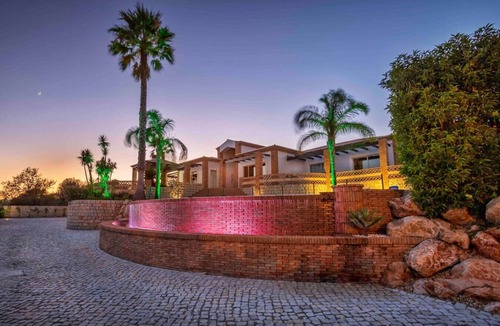 Lagos Villa | Luxury Villa & Guest House Heated Pool Lagos