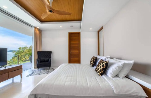 Talat Nuea Villa | Luxury Villa Skyfall Phuket Ocean View
