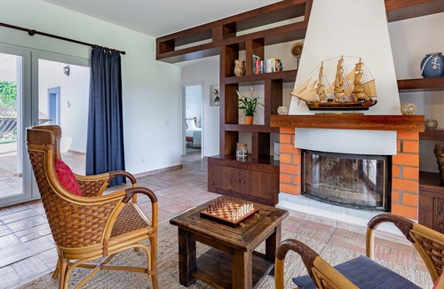 Porches Villa | Luxury Villa With Pool In Vineyard Near the Beach