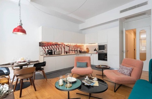 Encarnacao Apartment | Maria Mercado 2 bedrooms – Air condition – Cais do Sodré