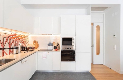 Encarnacao Apartment | Maria Mercado 2 bedrooms – Air condition – Cais do Sodré