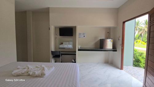 Lang Suan Hotel | Marine Resort มารีน รีสอร์ต
