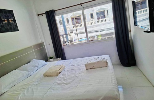Kata Bed & Breakfast | Marvelous 1-bedroom bed & breakfast with AC in Kata,. Guest house have 7 rooms.