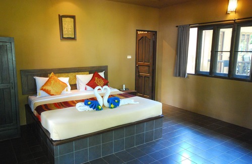 Ban Thalane Hotel | Melina's Beach Front Bungalow