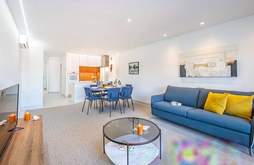 Areias de Sao Joao Apartment | Modern apartment near beach in Albufeira